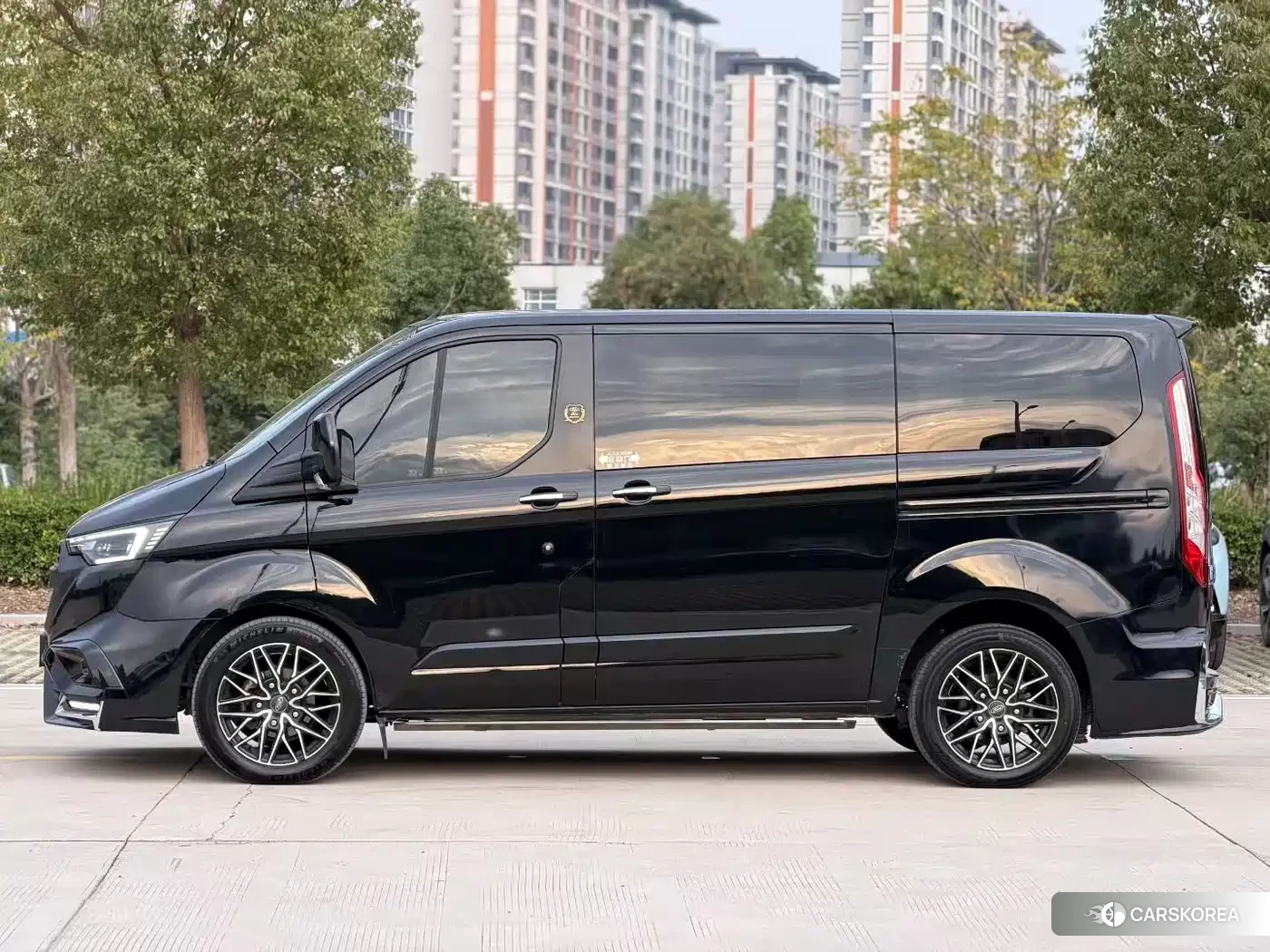 Ford Tourneo 2022 Черный из Китая, фото 4