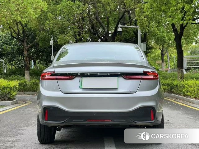 Geely Geometry A 2023 Серебристо-серый из Китая, фото 4
