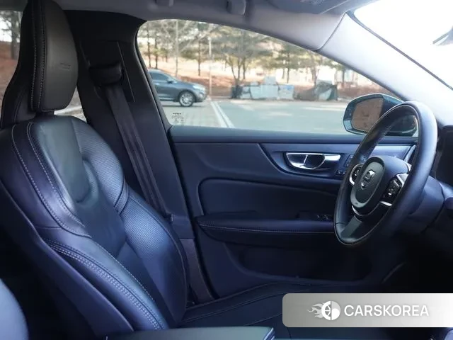 Volvo S60 3rd generation 2019 Синий из Кореи, фото 4