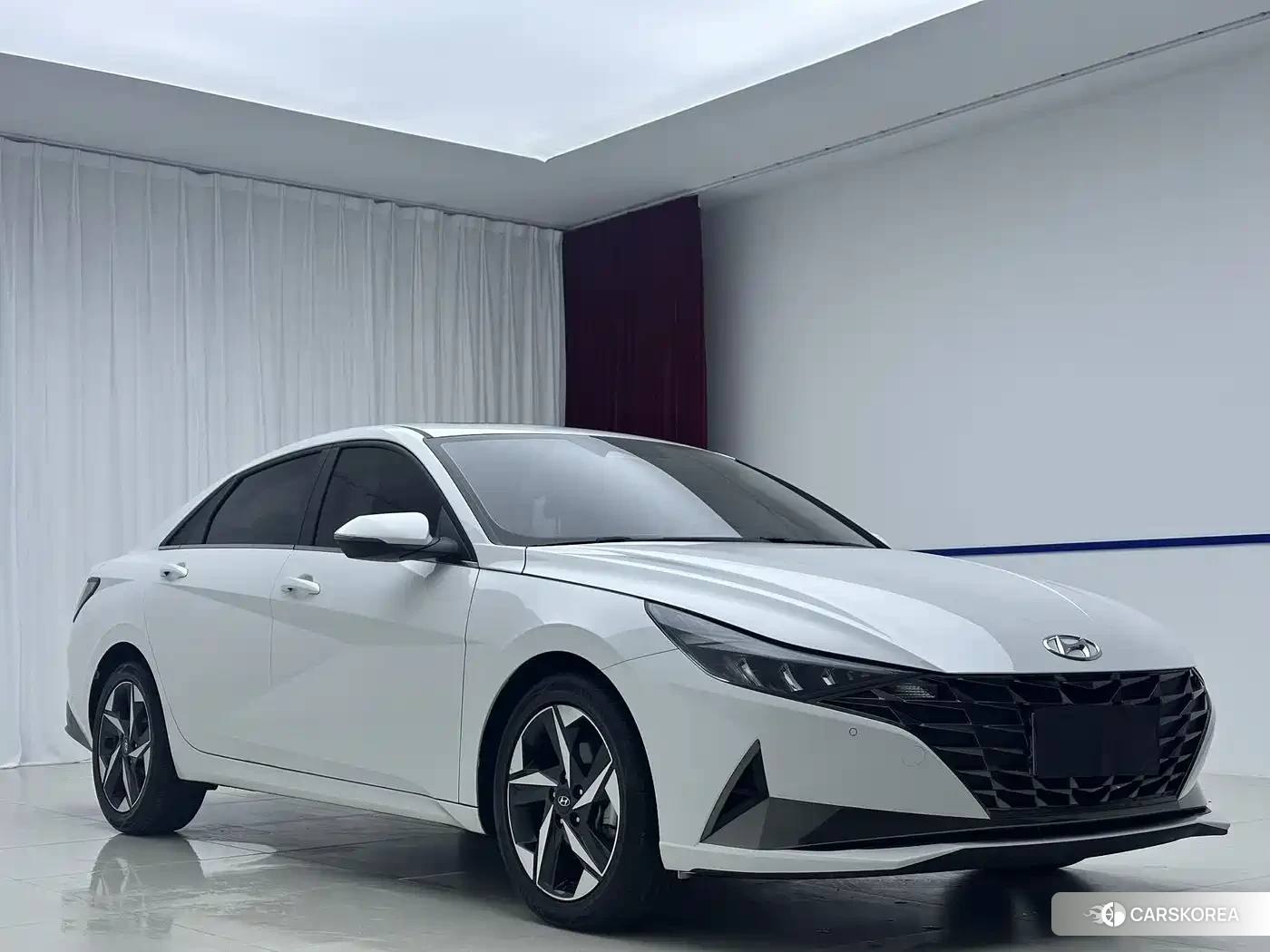 Hyundai Elantra 2023 Белый из Китая, фото 4