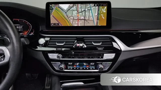 BMW 5 Series (G30) 2023 Серый из Кореи, фото 4