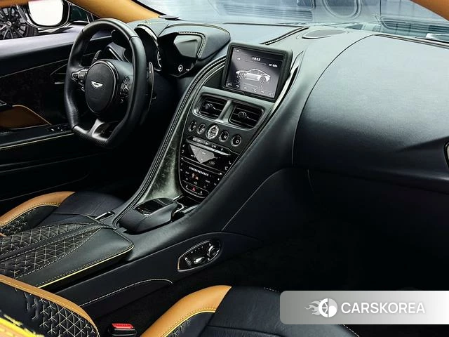 Aston Martin DBS 2021 Зеленый из Китая, фото 4