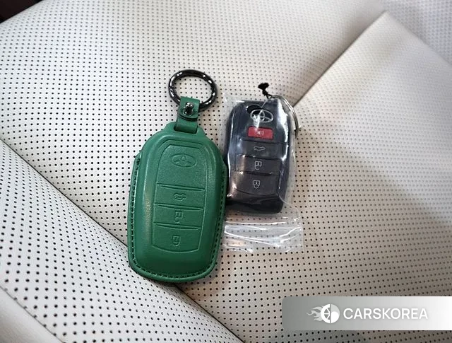 Toyota Crown Crossover 2023 Серый из Кореи, фото 4