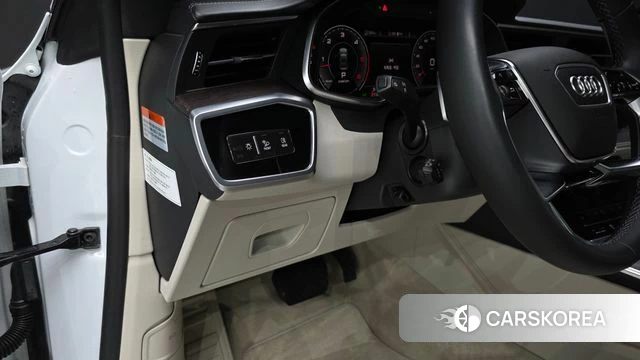 Audi A7 (4K) 2023 Белый из Кореи, фото 4