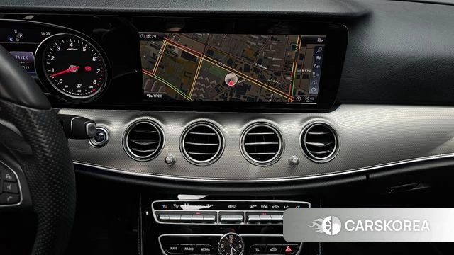 Mercedes-Benz E-Class W213 2018 Серый из Кореи, фото 4