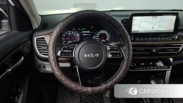 Kia Seltos 2022 Белый из Кореи, фото 4