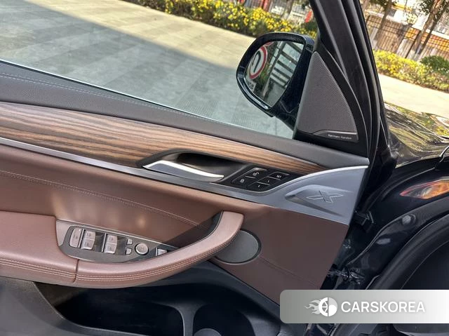 BMW X3 id 3896218 из Китая 4