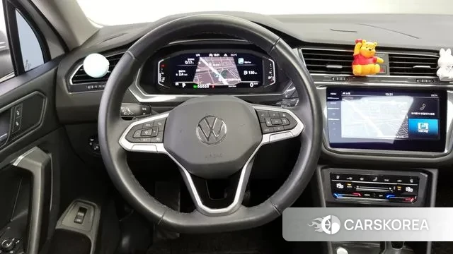 Volkswagen Tiguan Allspace 2023 Белый из Кореи, фото 4