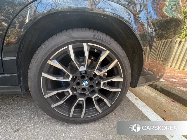 BMW X6 (G06) 2025 Черный из Кореи, фото 4