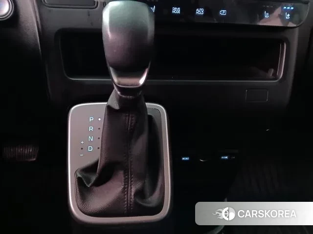 Hyundai Staria 2021 Серебряный из Кореи, фото 4