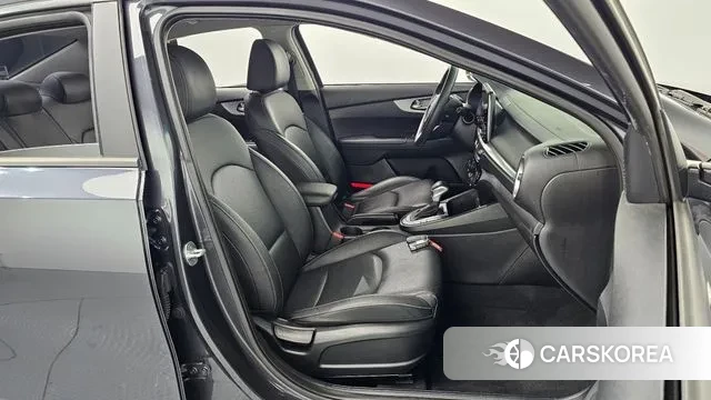 Kia The New K3 2nd generation 2021 Серый из Кореи, фото 4