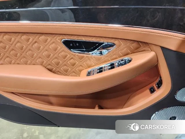 Bentley Continental GT 3rd Generation 2022 Белый из Кореи, фото 4