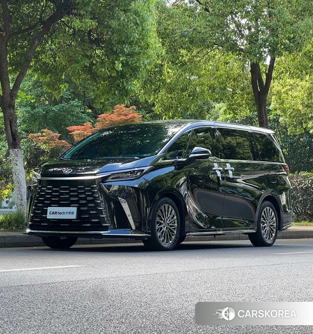 Lexus LM 2025 Черный из Китая, фото 4