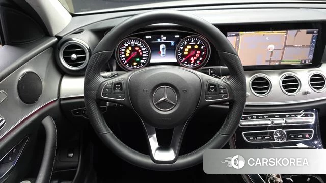 Mercedes-Benz E-Class W213 2018 Серебряный из Кореи, фото 4