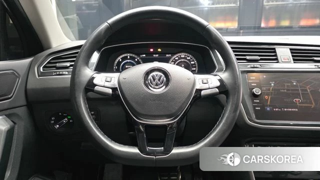 Volkswagen Tiguan second Generation 2018 Серый из Кореи, фото 4