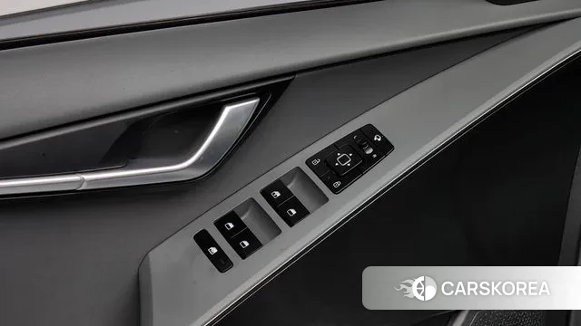 Kia Di Ol Nu Niro 2024 Серебристо-серый из Кореи, фото 4