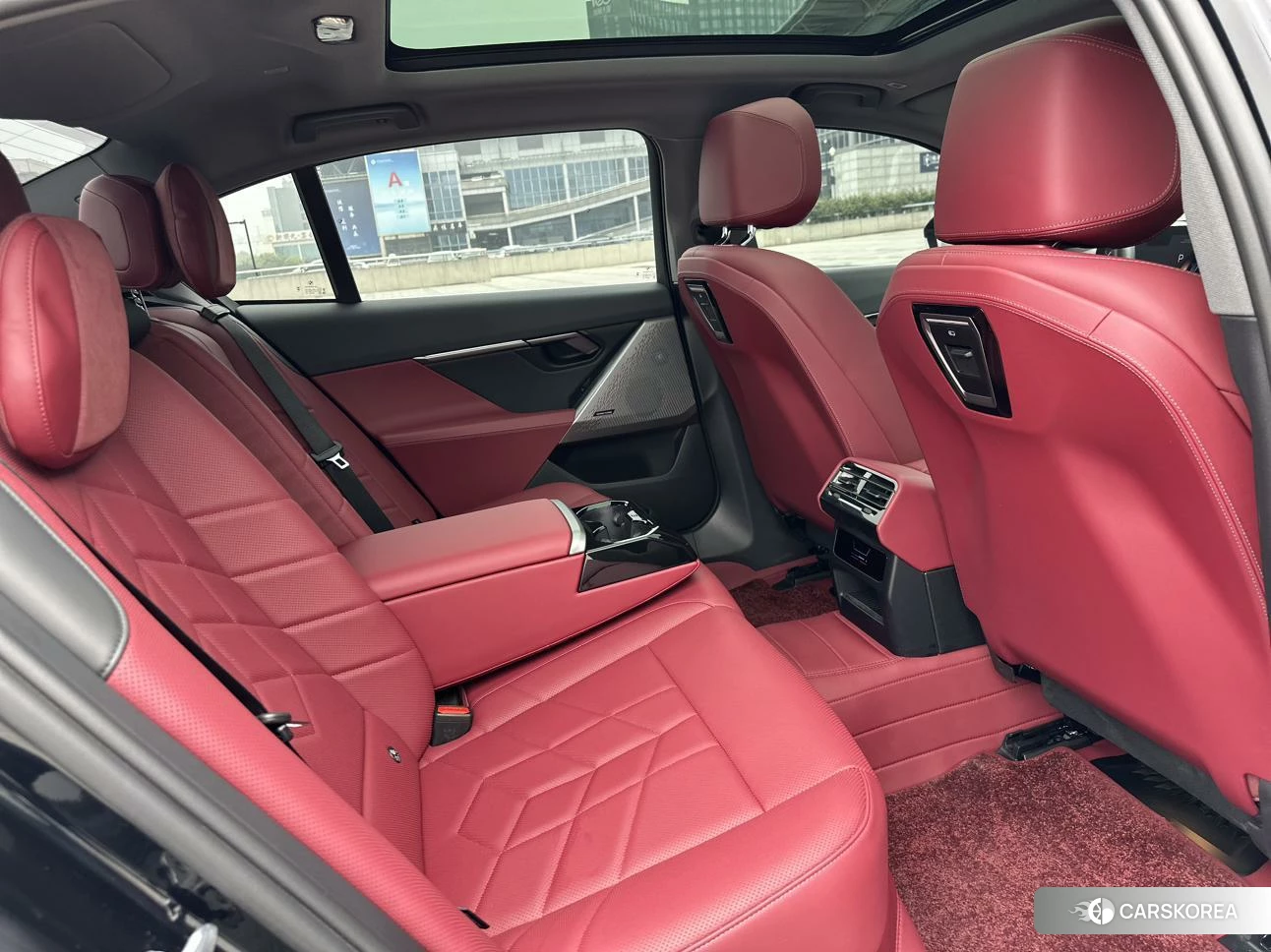 BMW 5 series 2024 Черный из Китая, фото 4