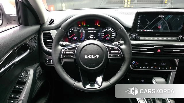 Kia Seltos 2022 Белый из Кореи, фото 4