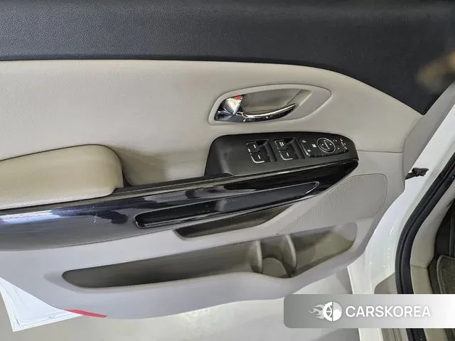 Kia The New Carnival 2018 Жемчужный цвет из Кореи, фото 4