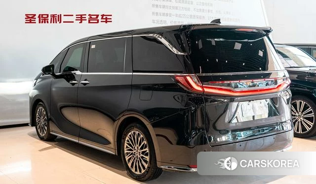 Lexus LM 2025 Черный из Китая, фото 4