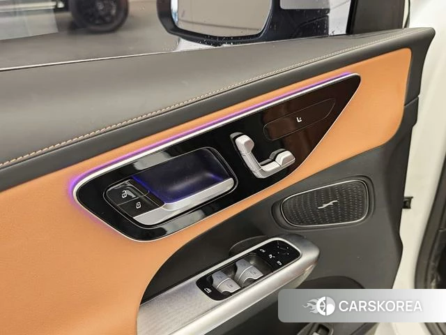 Mercedes-Benz GLC 2023 Белый из Китая, фото 4