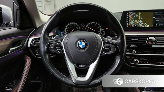 BMW 5 Series (G30) 2018 Серебристо-серый из Кореи, фото 4