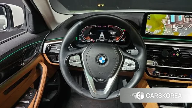 BMW 5 Series (G30) 2022 Белый из Кореи, фото 4