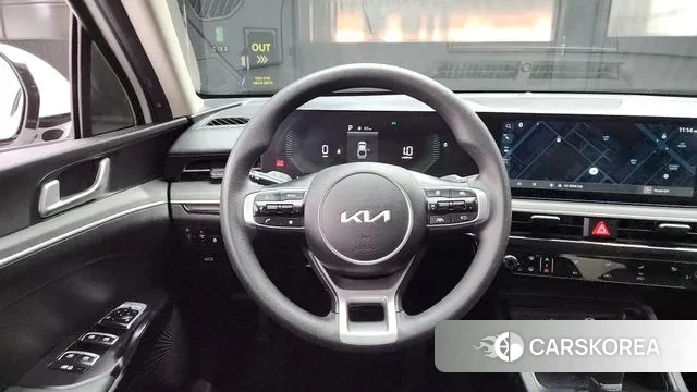 Kia The New K5 3rd generation 2024 Белый из Кореи, фото 4