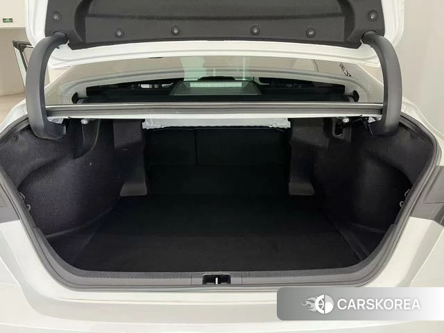 Toyota Camry 2024 Белый из Китая, фото 4