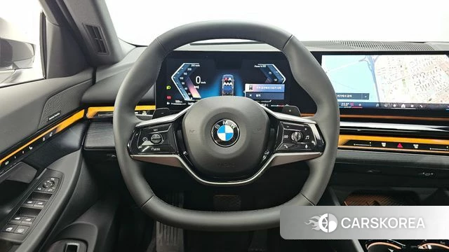 BMW 5 Series (G60) 2025 Серый из Кореи, фото 4