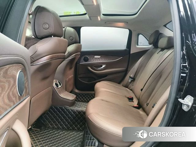 Mercedes-Benz E-class 2023 Черный из Китая, фото 4