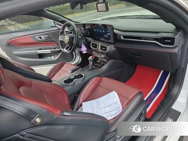 Ford Mustang 7th Generation 2024 Белый из Кореи, фото 4