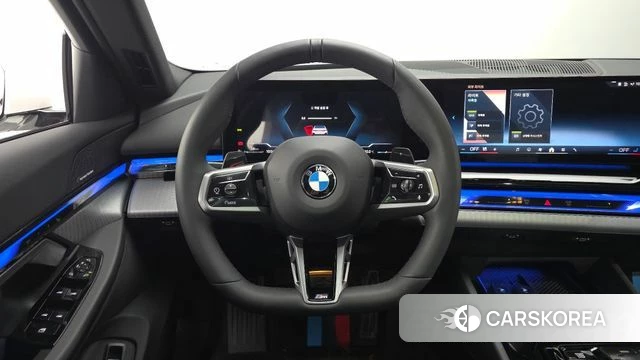 BMW 5 Series (G60) 2025 Белый из Кореи, фото 4