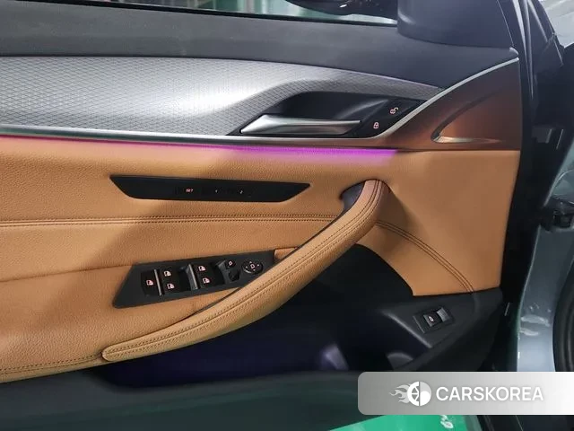 BMW 5 Series (G30) 2018 Серый из Кореи, фото 4