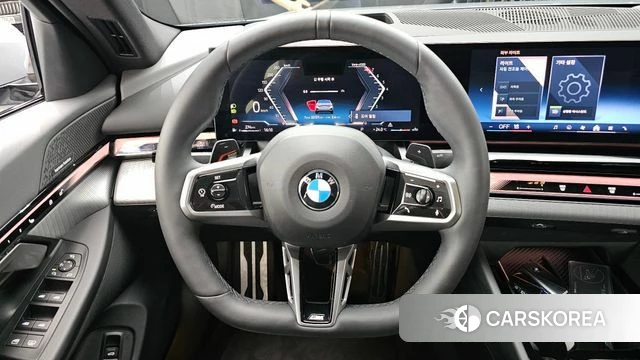 BMW 5 Series (G60) 2025 Серебристо-серый из Кореи, фото 4