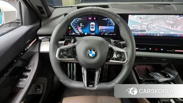 BMW 5 Series (G60) 2024 Белый из Кореи, фото 4