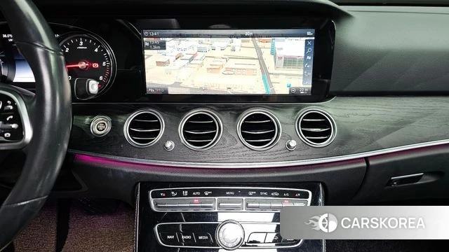 Mercedes-Benz E-Class W213 2019 Белый из Кореи, фото 4