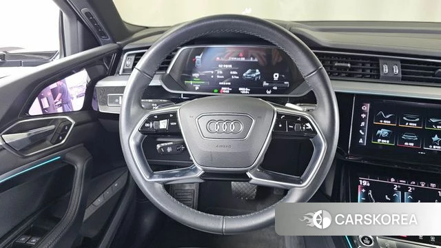 Audi e-Tron 2022 Черный из Кореи, фото 4