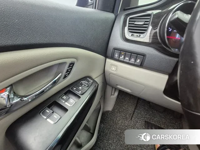 Kia The New Carnival 2019 Серебристо-серый из Кореи, фото 4