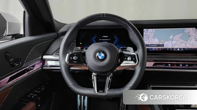 BMW 7 Series (G70) 2023 Белый из Кореи, фото 4