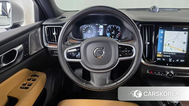Volvo S60 3rd generation 2021 Белый из Кореи, фото 4