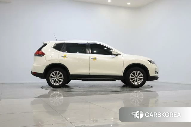 Nissan Qijun 2022 Белый из Китая, фото 4