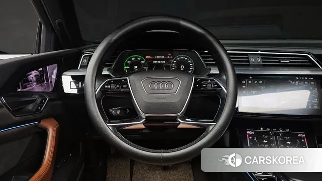 Audi e-Tron 2020 Белый из Кореи, фото 4