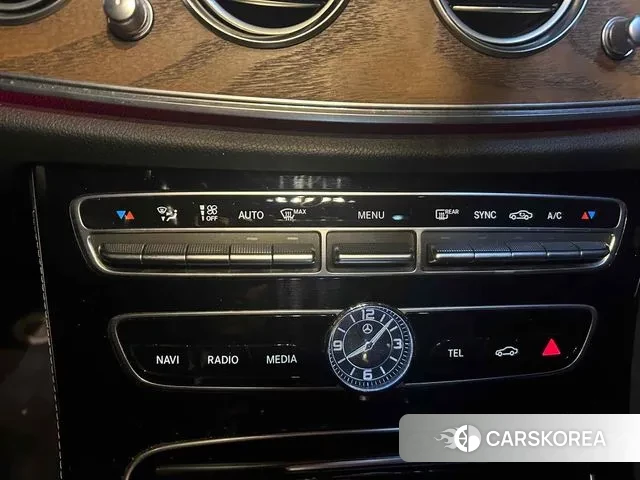 Mercedes-Benz E-Class W213 2018 Серый из Кореи, фото 4