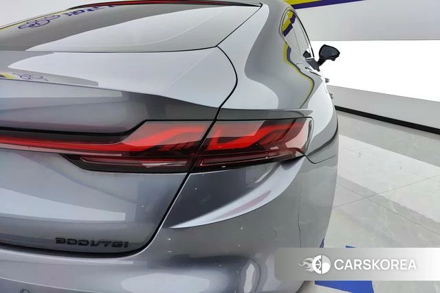 MG MG7 2024 Темно-серый из Китая, фото 4