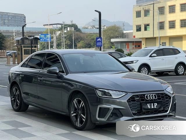 Audi A4L 2022 Темно-серый из Китая, фото 4