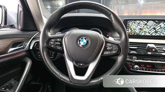 BMW 5 Series (G30) 2018 Серебристо-серый из Кореи, фото 4