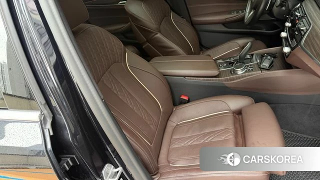 BMW 5 Series (G30) 2021 Черный из Кореи, фото 4