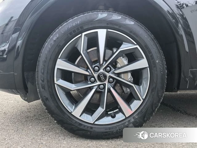 Audi Q5L 2024 Черный из Китая, фото 4