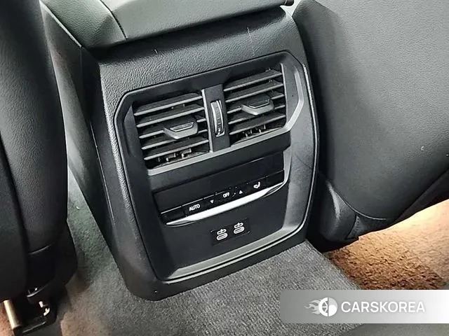 BMW 3 Series (G20) 2023 Белый из Кореи, фото 4